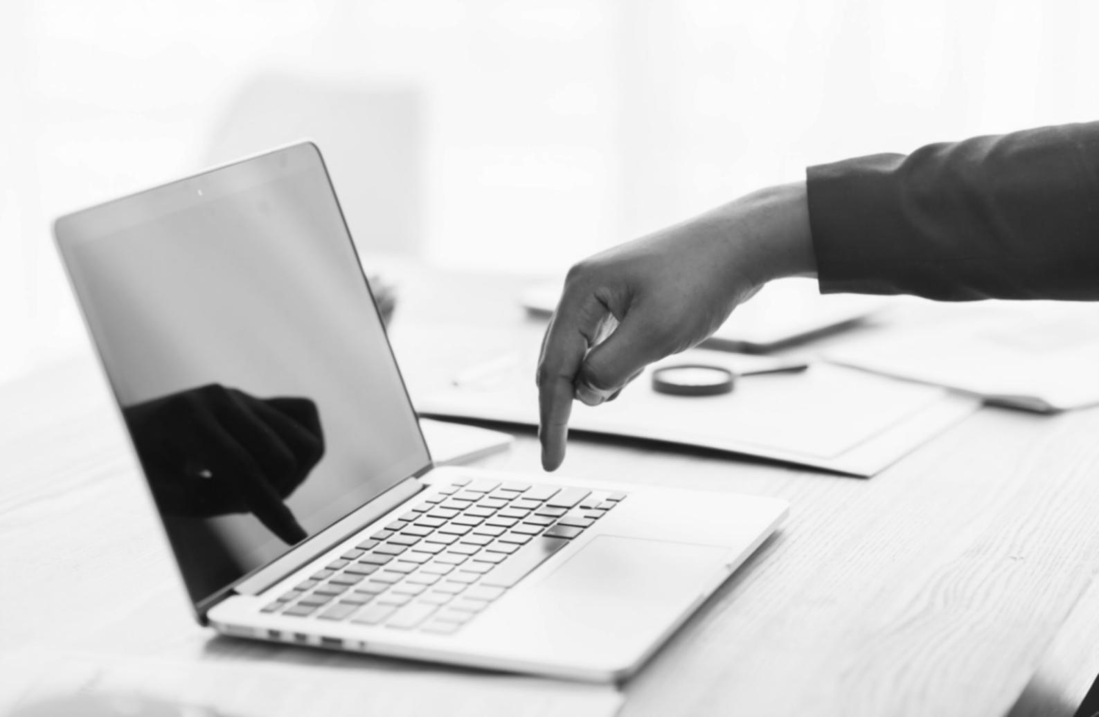 Detaillierte Finanzauswertung mit Kennzahlenvergleich